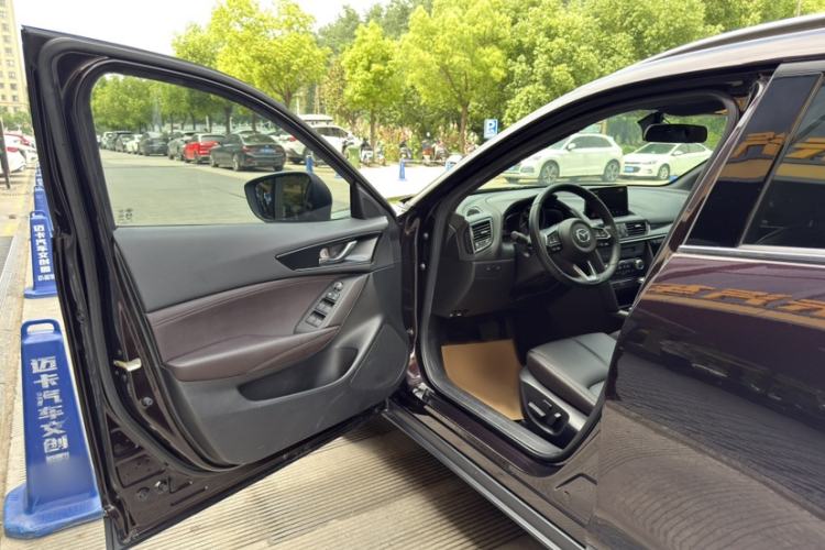 Used Mazda CX-4 2020 2.5L Automatic 2WD Sky-Drive Fun Edition Interior 1