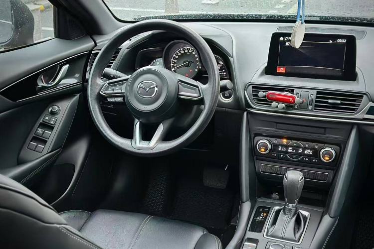 Used Mazda CX-4 2020 2.0L Automatic Two-Wheel Drive Blue Sky Exploration Edition Interior 2