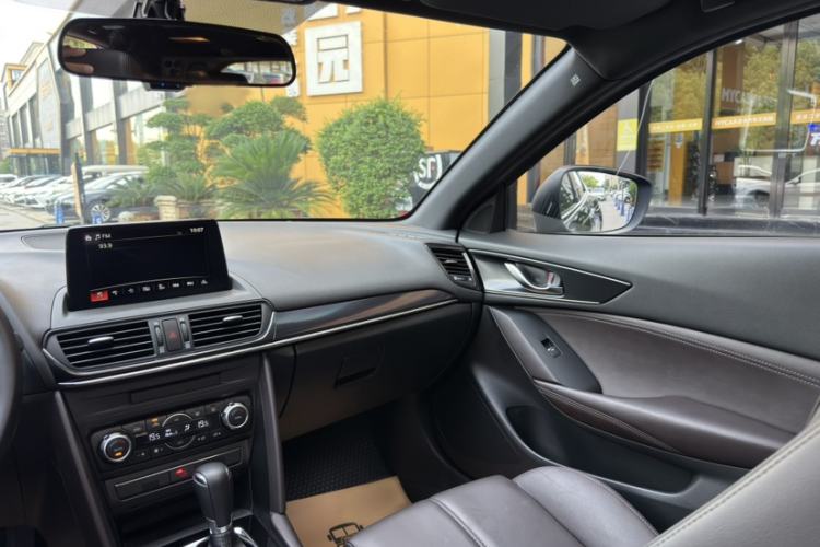 Used Mazda CX-4 2020 2.5L Automatic 2WD Sky-Drive Fun Edition Interior 8