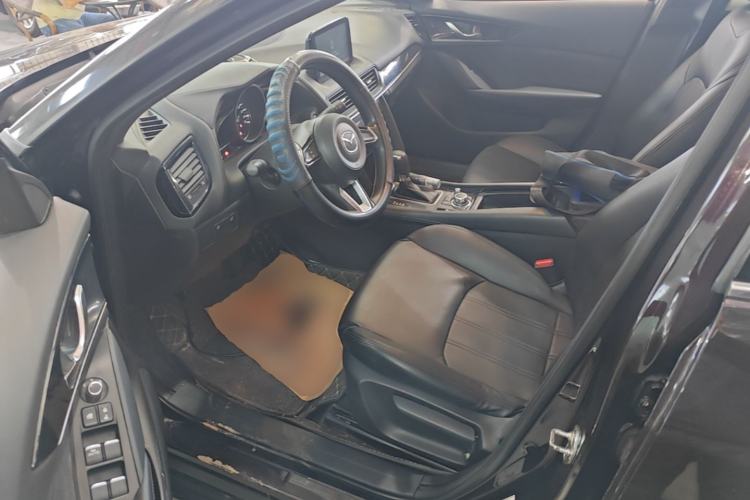Used Mazda CX-4 2020 2.0L Automatic Two-Wheel Drive Blue Sky Dynamic Edition Left Front Seat
