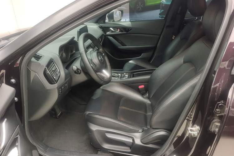 Used Mazda CX-4 2020 2.0L Automatic Two-Wheel Drive Blue Sky Dynamic Edition Left Front Seat