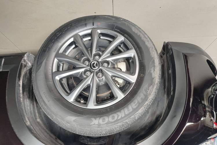 Used Mazda CX-4 2020 2.0L Automatic Two-Wheel Drive Blue Sky Exploration Edition Left Front Wheel Hub