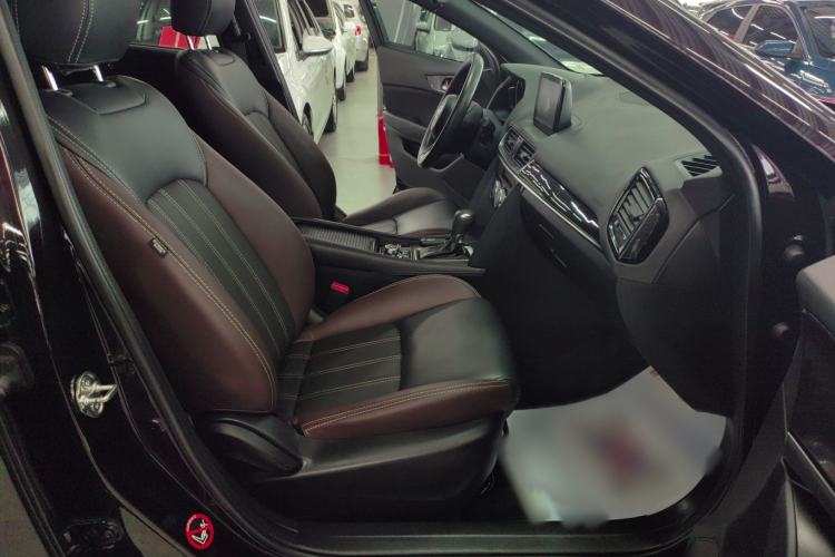 Used Mazda CX-4 2020 2.0L Automatic Two-Wheel Drive Blue Sky Dynamic Edition Right Front Seat