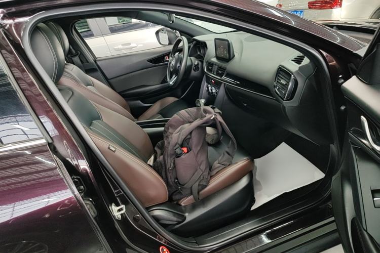 Used Mazda CX-4 2020 2.0L Automatic Two-Wheel Drive Blue Sky Dynamic Edition Right Front Seat