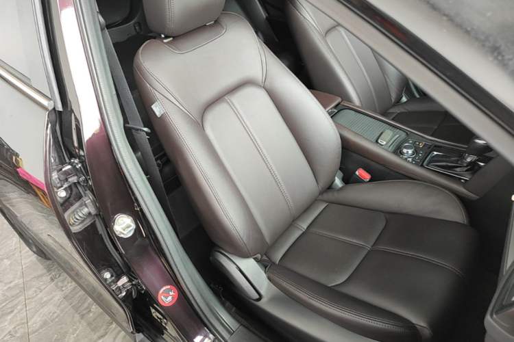 Used Mazda CX-4 2020 2.0L Automatic Two-Wheel Drive Blue Sky Luxury Edition Right Front Seat