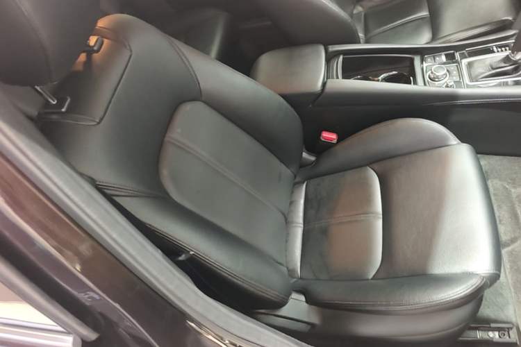 Used Mazda CX-4 2020 2.0L Automatic Two-Wheel Drive Blue Sky Dynamic Edition Right Front Seat