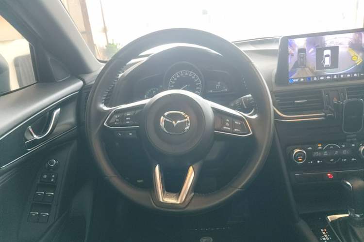 Used Mazda CX-4 2020 2.0L Automatic Two-Wheel Drive Blue Sky Luxury Edition Steering Wheel