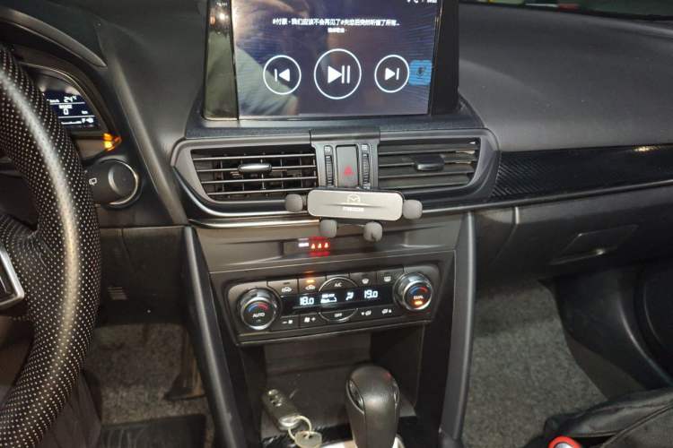 Used Mazda CX-4 2020 2.0L Automatic Two-Wheel Drive Blue Sky Dynamic Edition Audio And AC Panel