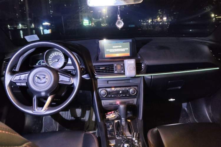 Used Mazda CX-4 2020 2.0L Automatic Two-Wheel Drive Blue Sky Exploration Edition Center Console