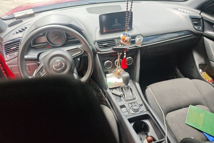 Used Mazda CX-4 2020 2.0L Automatic Two-Wheel Drive Blue Sky Youth Edition Center Console