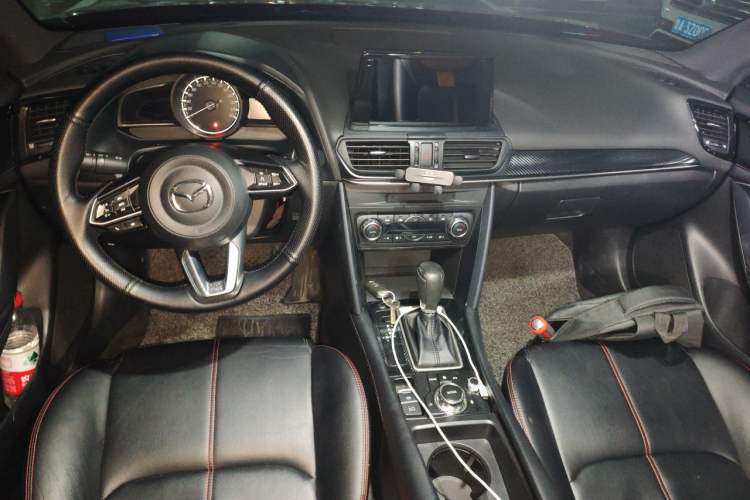 Used Mazda CX-4 2020 2.0L Automatic Two-Wheel Drive Blue Sky Dynamic Edition Center Console