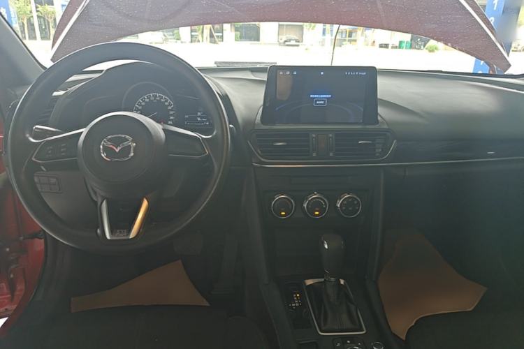 Used Mazda CX-4 2020 2.0L Automatic Two-Wheel Drive Blue Sky Dynamic Edition Center Console
