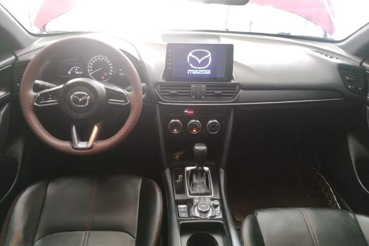 Used Mazda CX-4 2020 2.0L Automatic Two-Wheel Drive Blue Sky Dynamic Edition Center Console