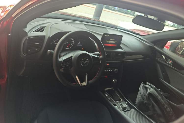 Used Mazda CX-4 2020 2.0L Automatic Two-Wheel Drive Blue Sky Exploration Edition Center Console