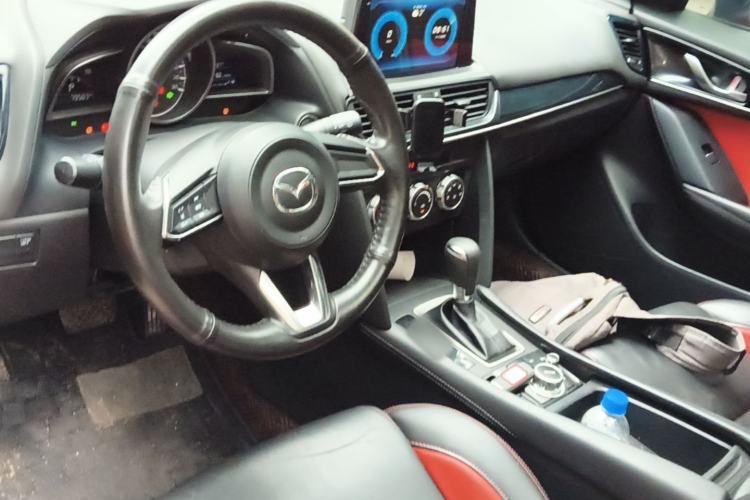 Used Mazda CX-4 2020 2.0L Automatic Two-Wheel Drive Blue Sky Dynamic Edition Center Console