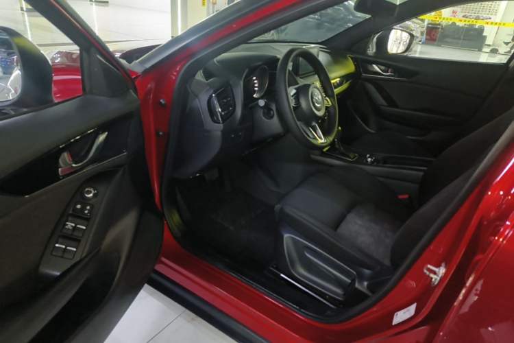 Used Mazda CX-4 2020 2.0L Automatic Two-Wheel Drive Blue Sky Dynamic Edition Driver Seat