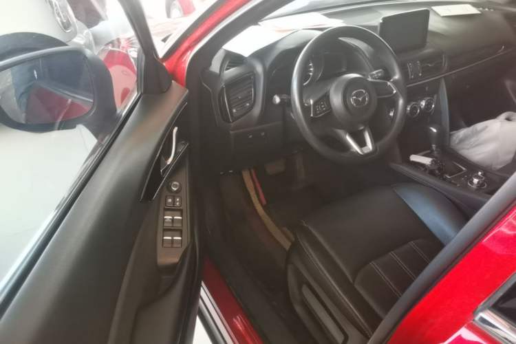 Used Mazda CX-4 2020 2.0L Automatic Two-Wheel Drive Blue Sky Dynamic Edition Driver Seat