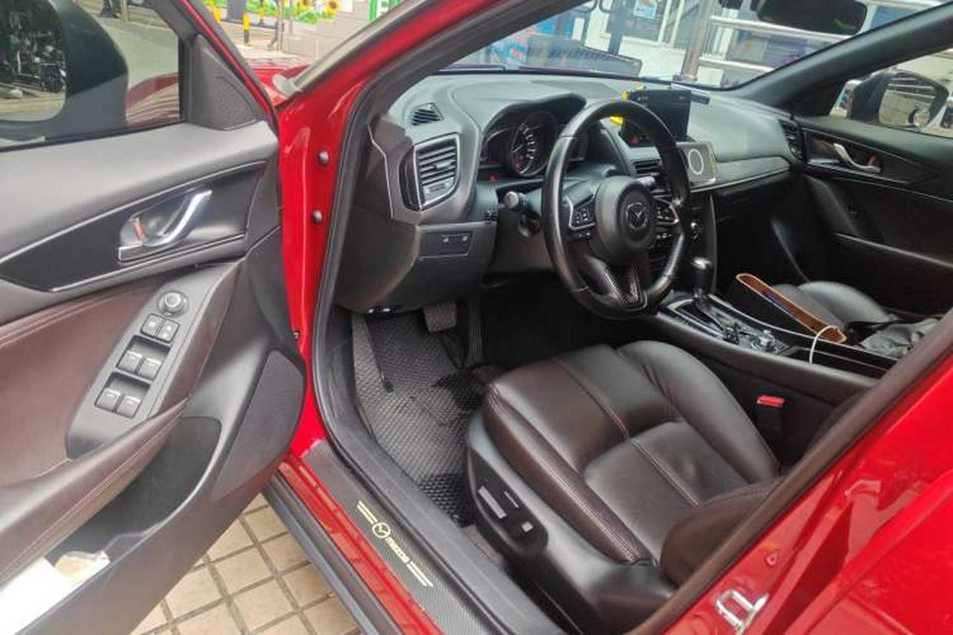 Used Mazda CX-4 2020 2.0L Automatic Two-Wheel Drive Blue Sky Luxury Edition Driver Seat