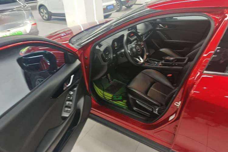 Used Mazda CX-4 2020 2.0L Automatic Two-Wheel Drive Blue Sky Exploration Edition Driver Seat