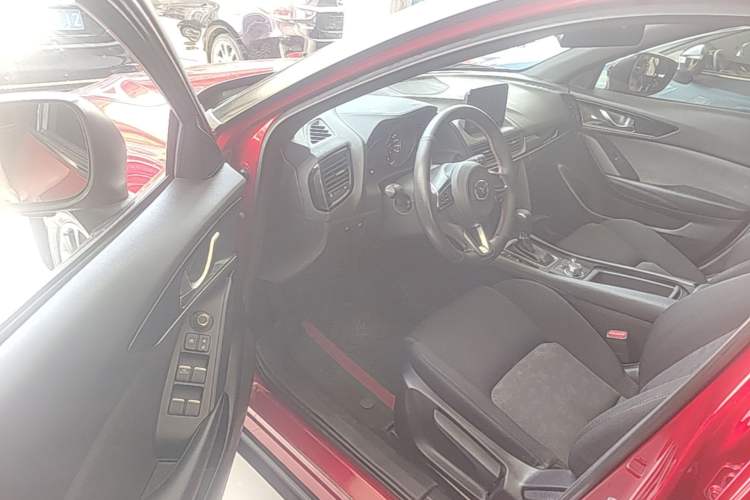 Used Mazda CX-4 2020 2.0L Automatic Two-Wheel Drive Blue Sky Dynamic Edition Driver Seat