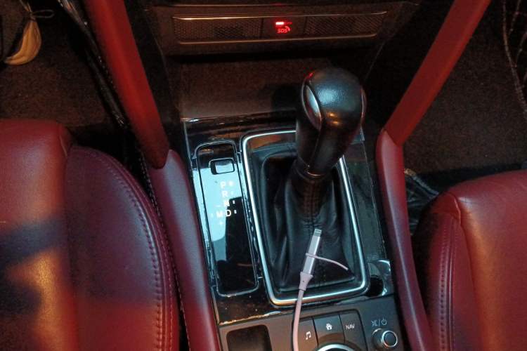 Used Mazda CX-4 2020 2.5L Automatic All-Wheel Drive Blue Sky Fearless Edition Gear Lever