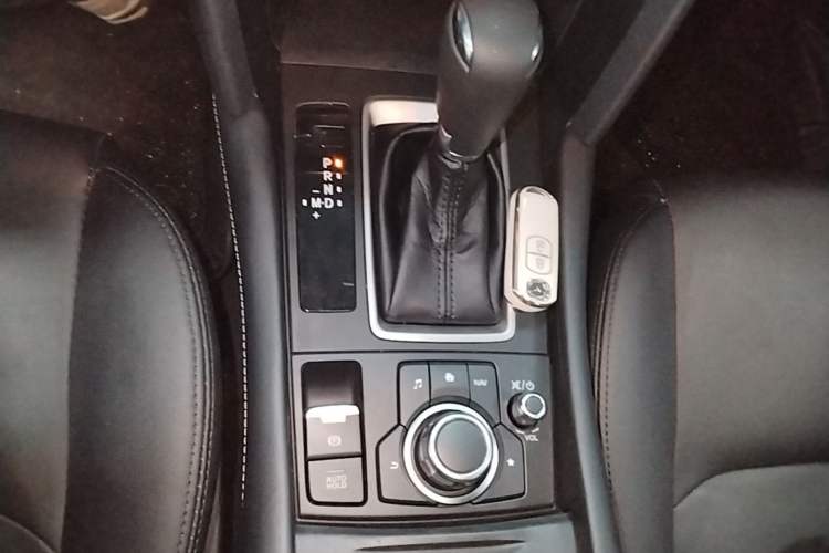 Used Mazda CX-4 2020 2.0L Automatic Two-Wheel Drive Blue Sky Exploration Edition Gear Lever