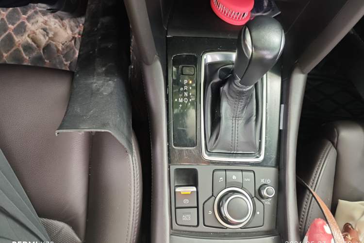 Used Mazda CX-4 2020 2.0L Automatic Two-Wheel Drive Blue Sky Luxury Edition Gear Lever