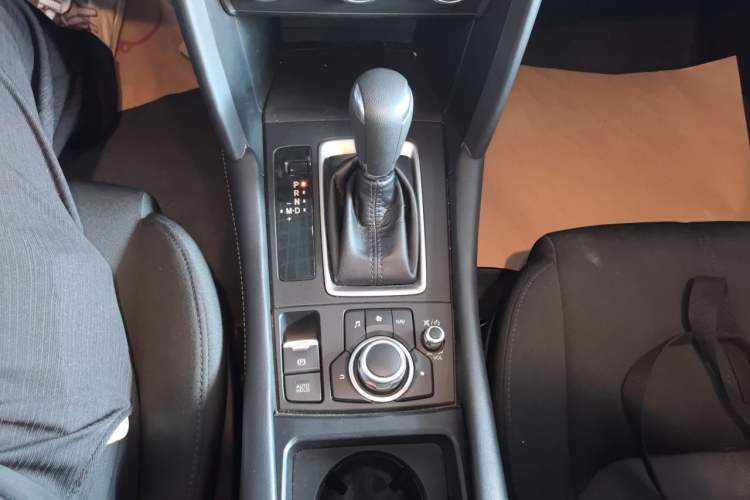 Used Mazda CX-4 2020 2.0L Automatic Two-Wheel Drive Blue Sky Dynamic Edition Gear Lever