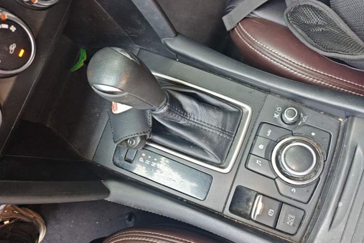 Used Mazda CX-4 2020 2.0L Automatic Two-Wheel Drive Blue Sky Dynamic Edition Gear Lever