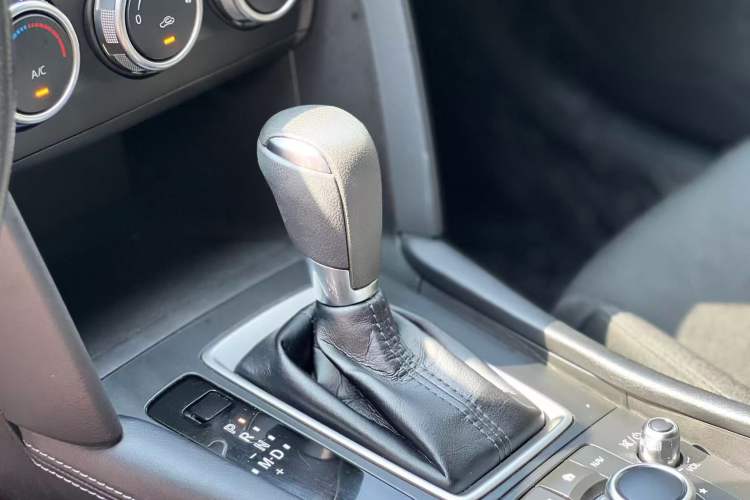 Used Mazda CX-4 2020 2.0L Automatic Two-Wheel Drive Blue Sky Youth Edition Gear Lever