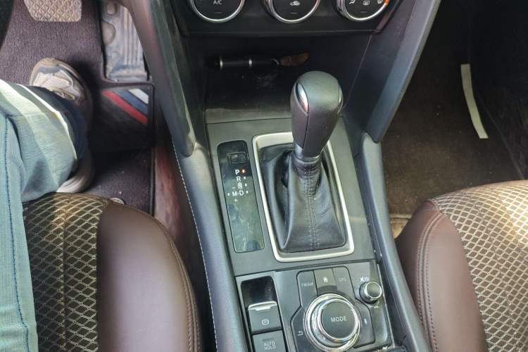 Used Mazda CX-4 2020 2.0L Automatic Two-Wheel Drive Blue Sky Dynamic Edition Gear Lever