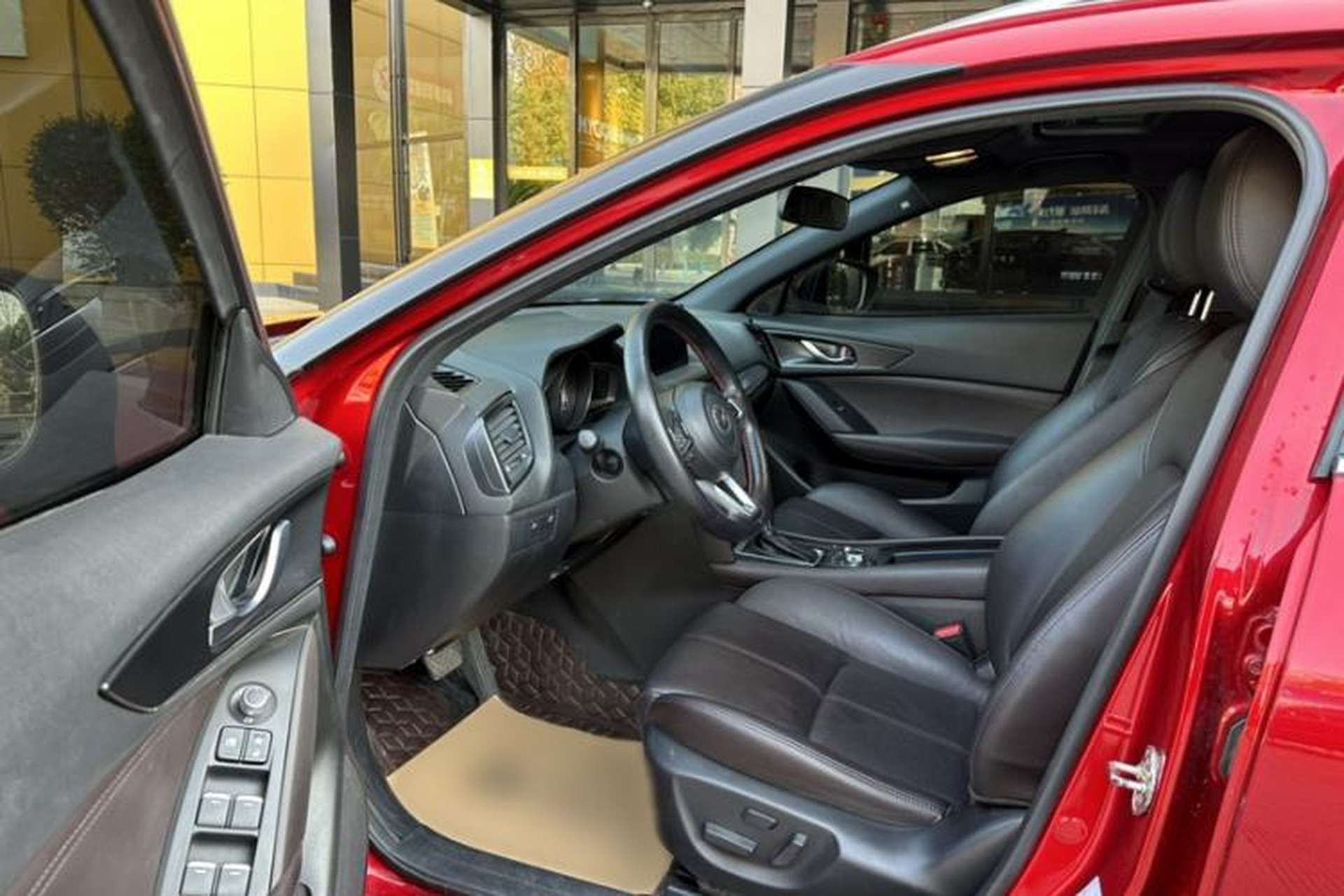 Used Mazda CX-4 2020 2.0L Automatic Two-Wheel Drive Blue Sky Luxury Edition Interior 2