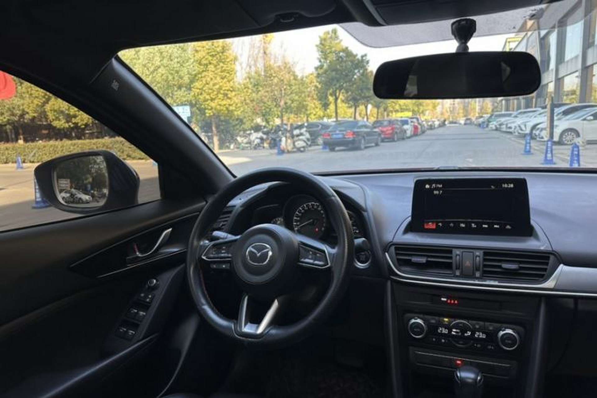 Used Mazda CX-4 2020 2.0L Automatic Two-Wheel Drive Blue Sky Luxury Edition Interior 3