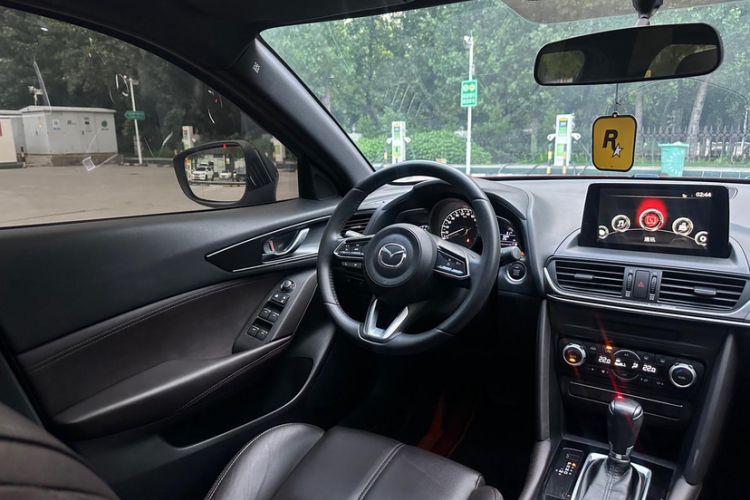 Used Mazda CX-4 2020 2.0L Automatic Two-Wheel Drive Blue Sky Luxury Edition Interior 5