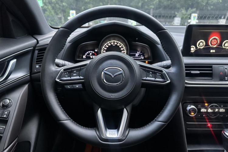 Used Mazda CX-4 2020 2.0L Automatic Two-Wheel Drive Blue Sky Luxury Edition Interior 6