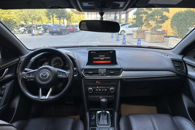 Used Mazda CX-4 2020 2.0L Automatic Two-Wheel Drive Blue Sky Luxury Edition Interior 7