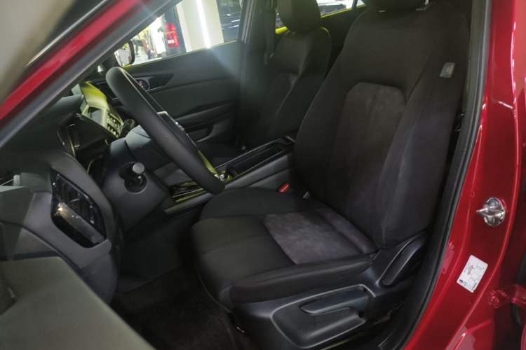 Used Mazda CX-4 2020 2.0L Automatic Two-Wheel Drive Blue Sky Dynamic Edition Left Front Seat