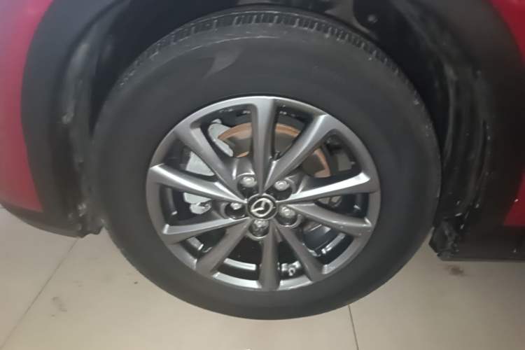 Used Mazda CX-4 2020 2.0L Automatic Two-Wheel Drive Blue Sky Dynamic Edition Left Front Wheel Hub