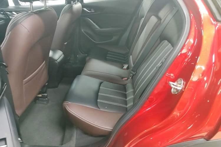 Used Mazda CX-4 2020 2.0L Automatic Two-Wheel Drive Blue Sky Dynamic Edition Left Rear Seat