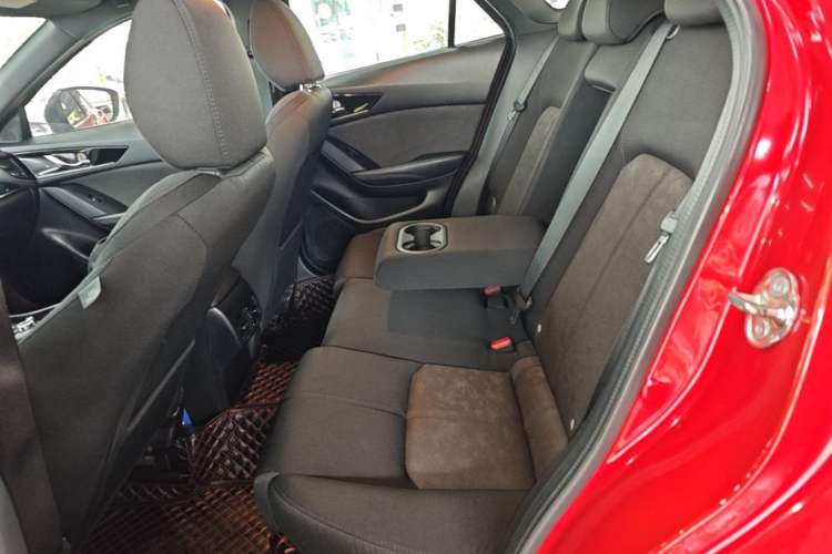 Used Mazda CX-4 2020 2.0L Automatic Two-Wheel Drive Blue Sky Exploration Edition Left Rear Seat