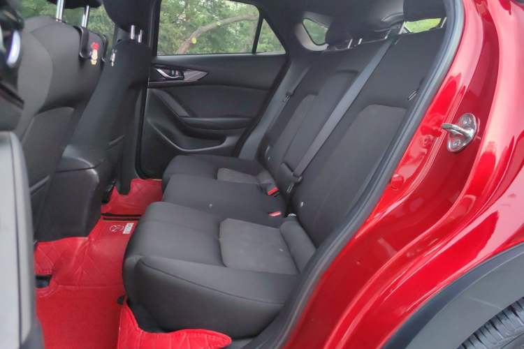 Used Mazda CX-4 2020 2.0L Automatic Two-Wheel Drive Blue Sky Dynamic Edition Left Rear Seat