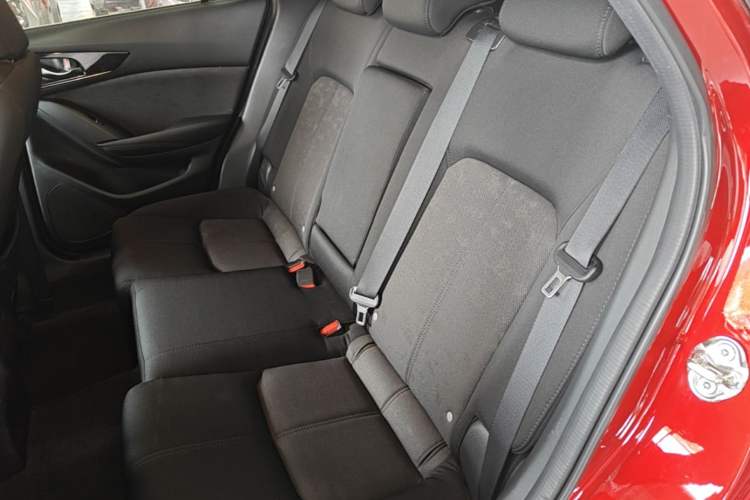 Used Mazda CX-4 2020 2.0L Automatic Two-Wheel Drive Blue Sky Dynamic Edition Left Rear Seat