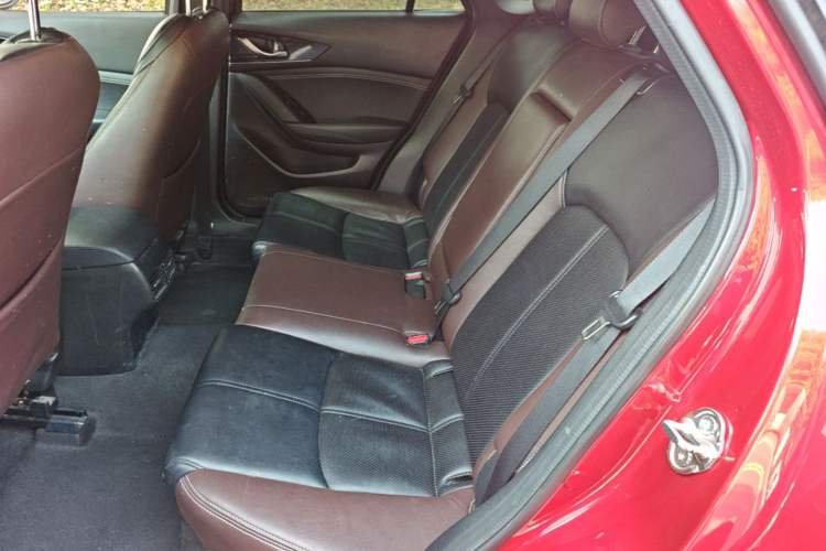 Used Mazda CX-4 2020 2.0L Automatic Two-Wheel Drive Blue Sky Dynamic Edition Left Rear Seat
