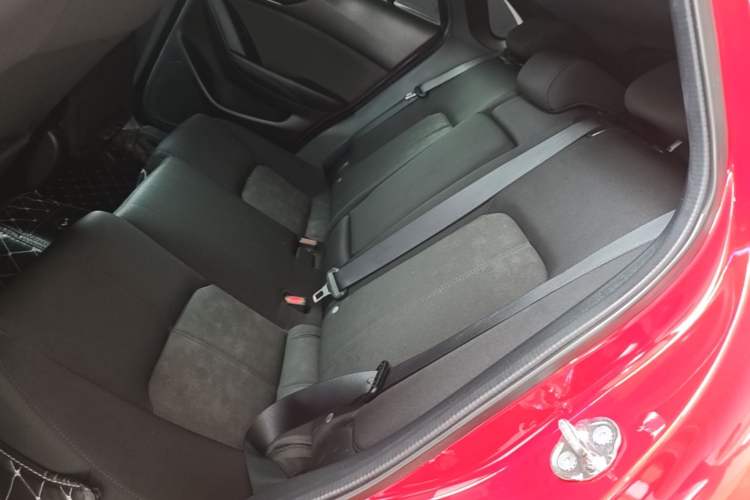 Used Mazda CX-4 2020 2.0L Automatic Two-Wheel Drive Blue Sky Youth Edition Left Rear Seat