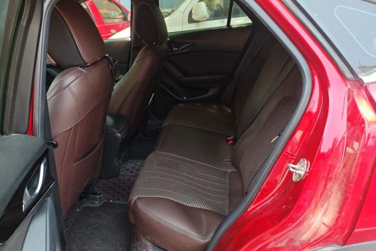 Used Mazda CX-4 2020 2.0L Automatic Two-Wheel Drive Blue Sky Dynamic Edition Left Rear Seat