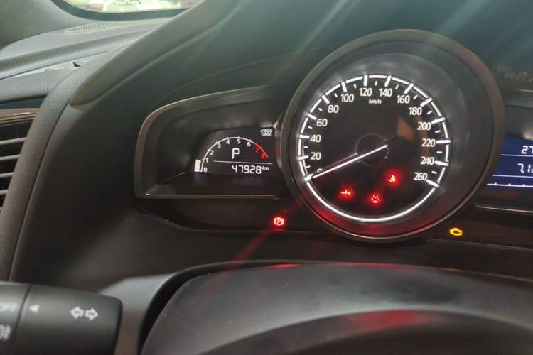 Used Mazda CX-4 2020 2.0L Automatic Two-Wheel Drive Blue Sky Exploration Edition Odometer Close Up