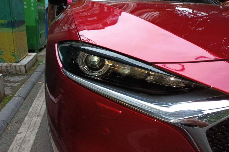 Used Mazda CX-4 2020 2.5L Automatic All-Wheel Drive Blue Sky Fearless Edition Right Front Headlight