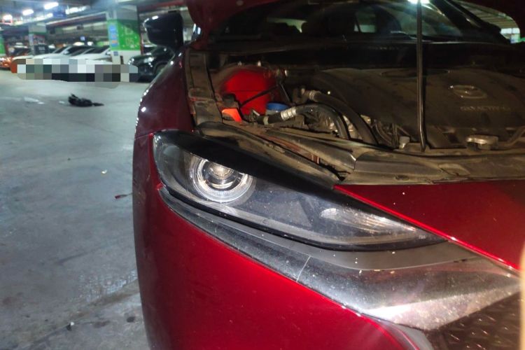 Used Mazda CX-4 2020 2.0L Automatic Two-Wheel Drive Blue Sky Luxury Edition Right Front Headlight