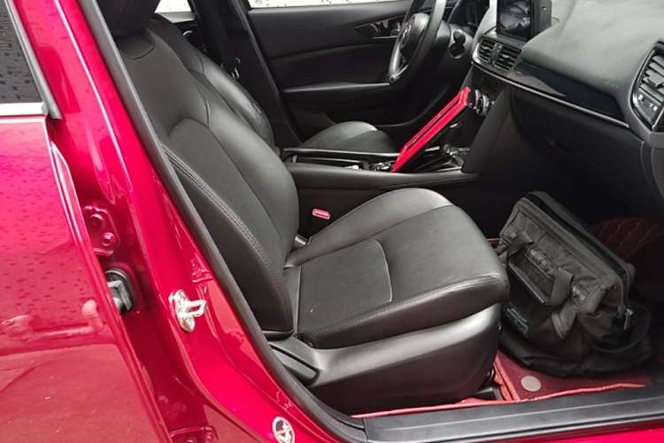 Used Mazda CX-4 2020 2.0L Automatic Two-Wheel Drive Blue Sky Dynamic Edition Right Front Seat