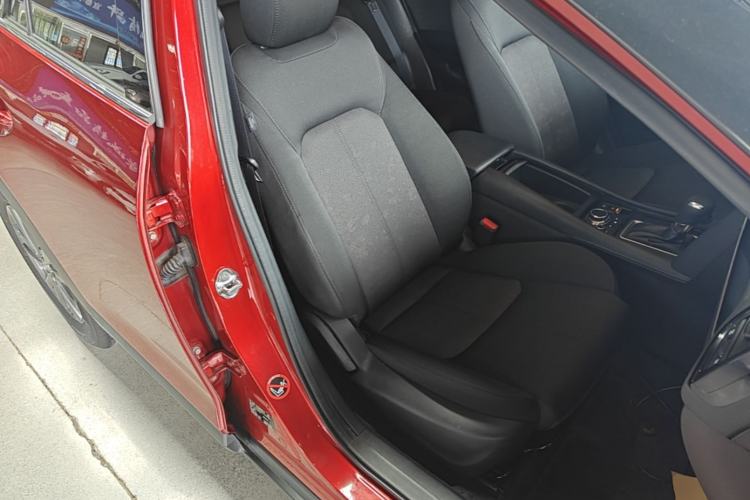 Used Mazda CX-4 2020 2.0L Automatic Two-Wheel Drive Blue Sky Dynamic Edition Right Front Seat